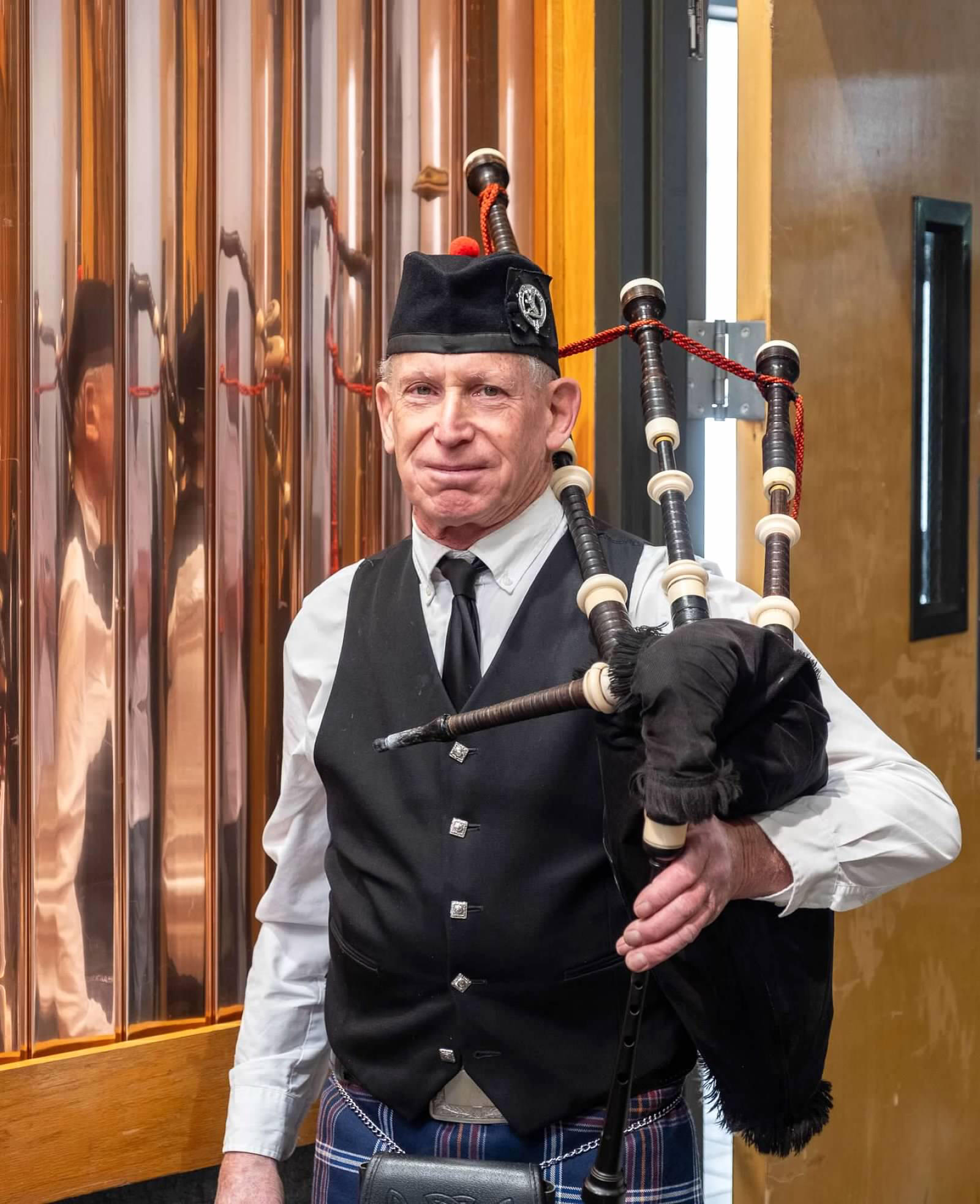 Brian Widelitz – Experienced Bagpiper and Pipe Major Portrait of Brian Widelitz, professional bagpiper